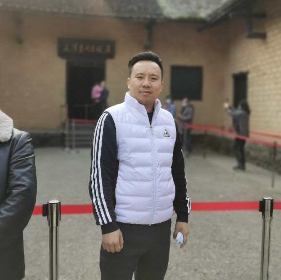 谢海荣.jpg 谢海荣.jpg